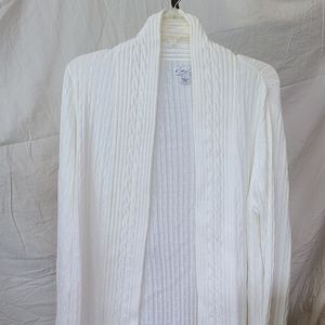 Kim Roger's white cardigan